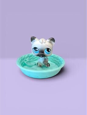 Littlest Pet Shop LPS Siamese #180 Magic Motion with Cat Bed Accessory